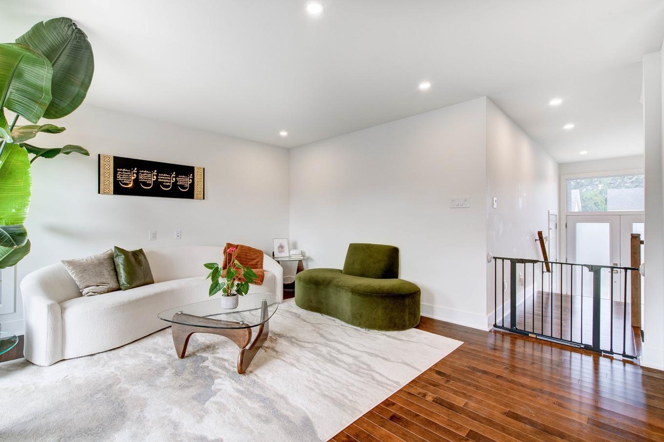 Salon - 3444 Rue Du Collège, Longueuil (Saint-Hubert), QC - Indoor Photo Showing Living Room