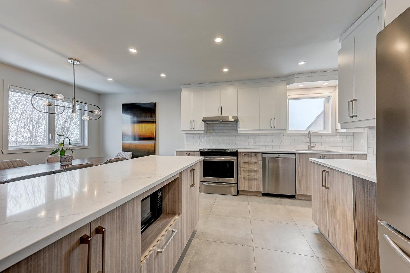 Cuisine - 7-3290 Rue Mistral, Brossard, QC - Indoor Photo Showing Kitchen With Upgraded Kitchen
