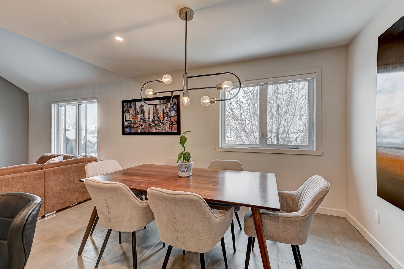 Coin-repas - 7-3290 Rue Mistral, Brossard, QC - Indoor Photo Showing Dining Room