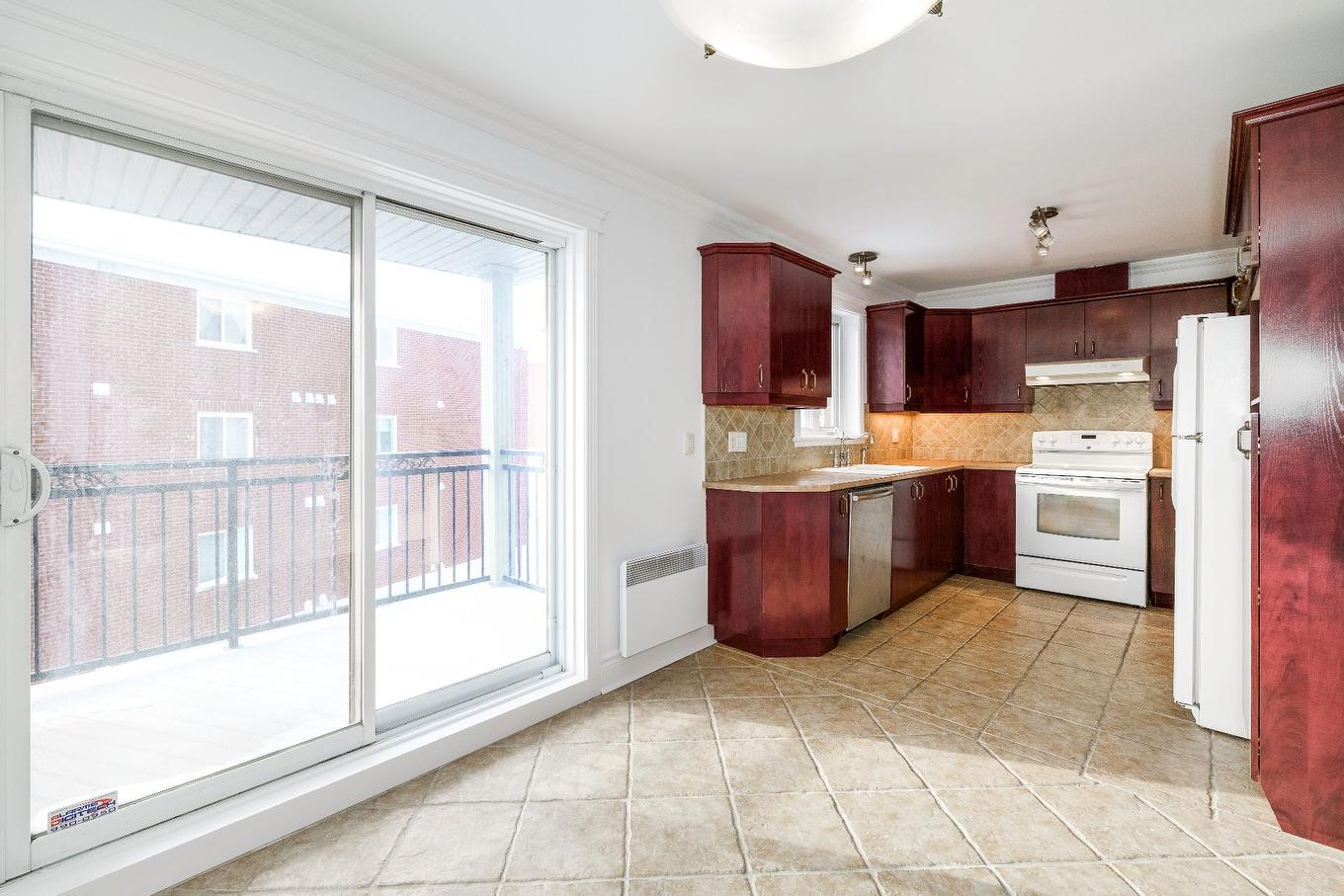 Dining room - 2476 Boul. Lebourgneuf, Québec (Les Rivières), QC - Indoor Photo Showing Kitchen