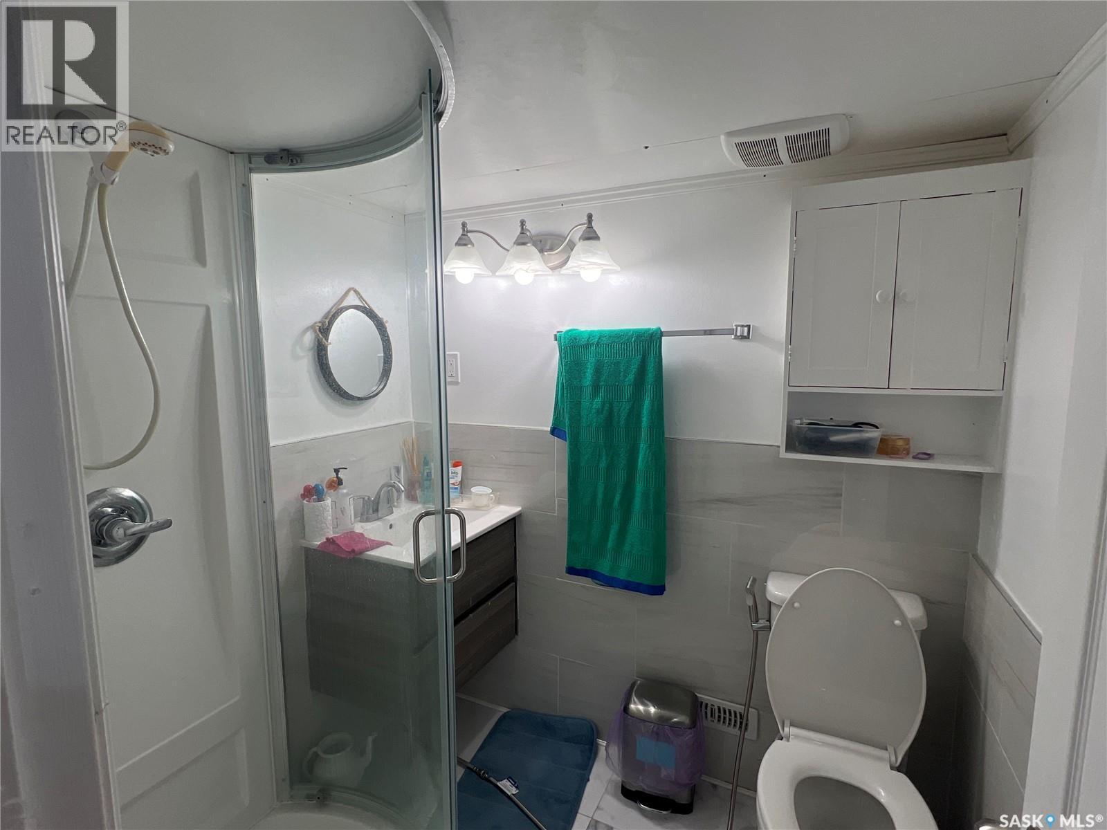 87 Merlin Crescent, Regina, SK - Indoor Photo Showing Bathroom