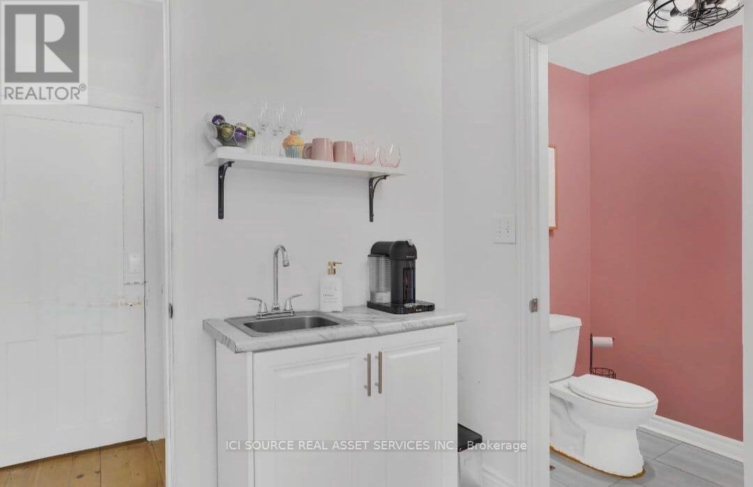 232 King Street W, Hamilton, ON