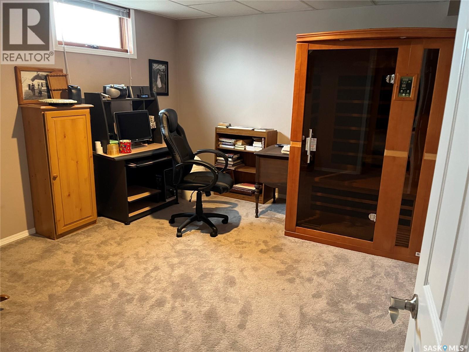 108 7Th Avenue E, Lafleche, SK - Indoor Photo Showing Office