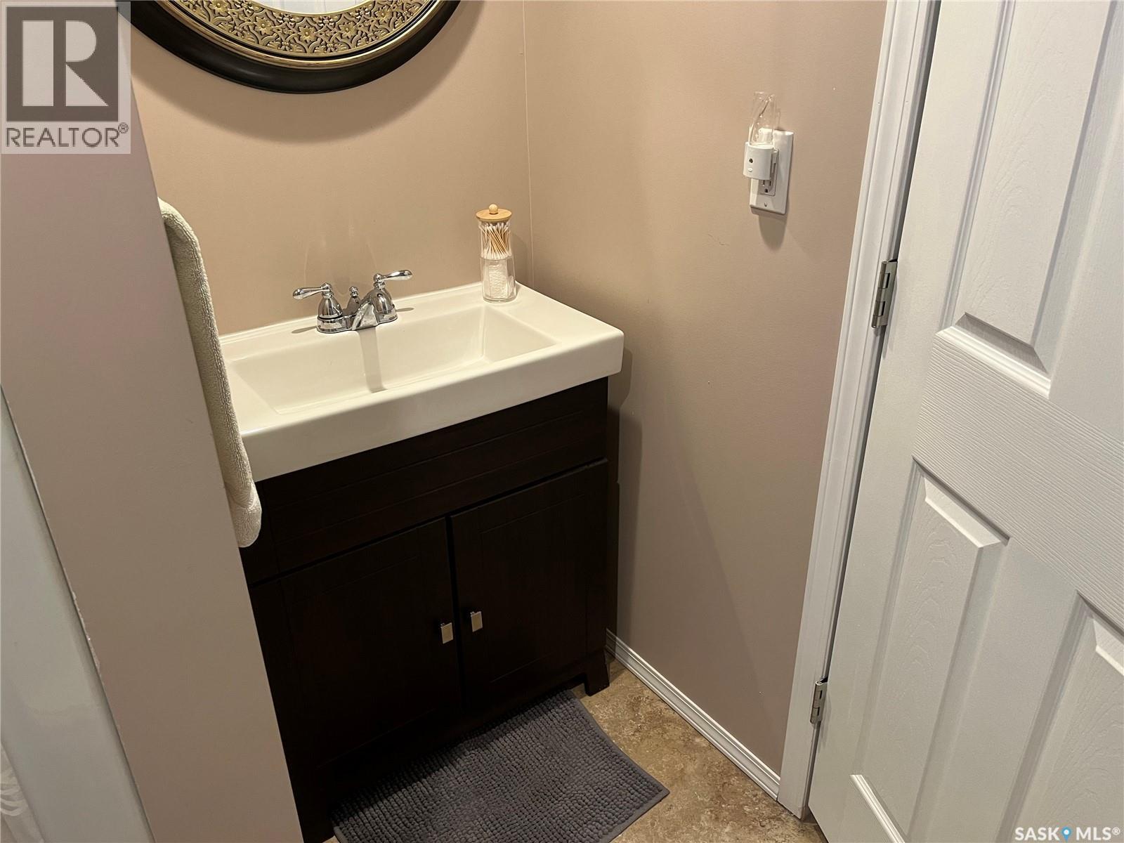 108 7Th Avenue E, Lafleche, SK - Indoor Photo Showing Bathroom