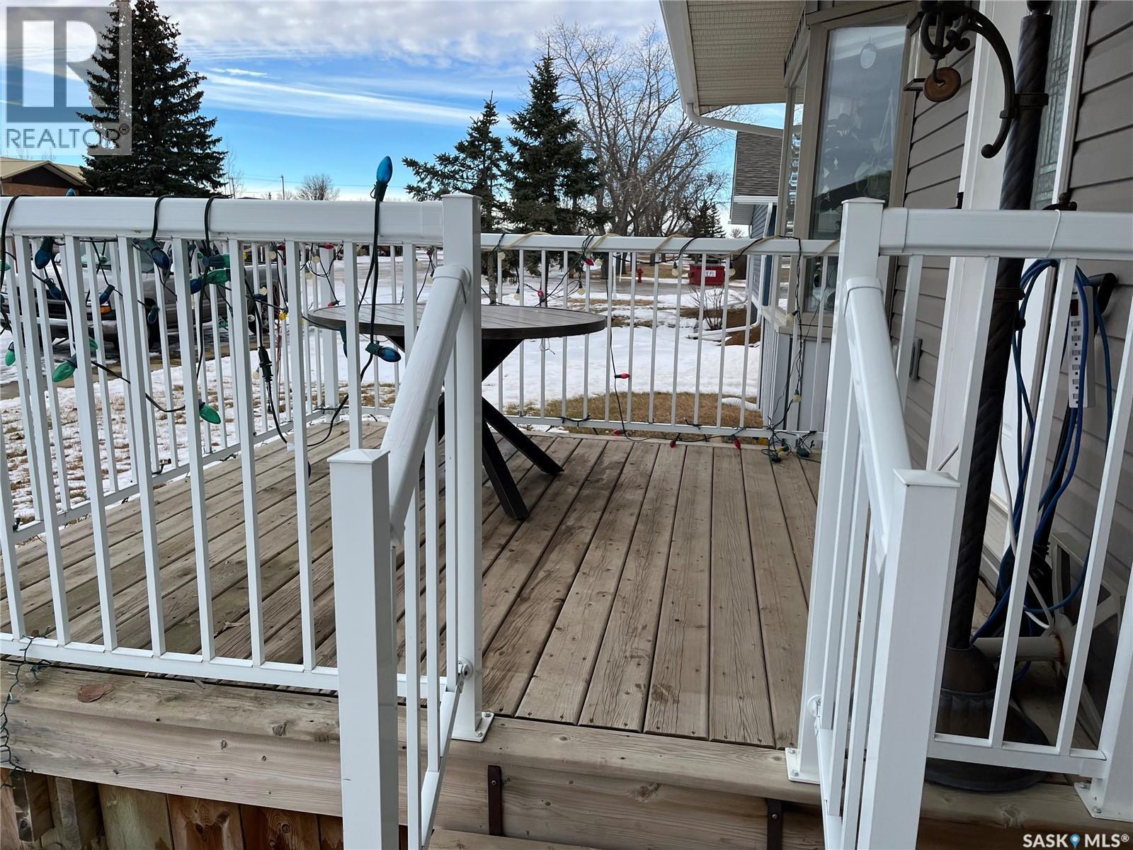 108 7Th Avenue E, Lafleche, SK - Outdoor