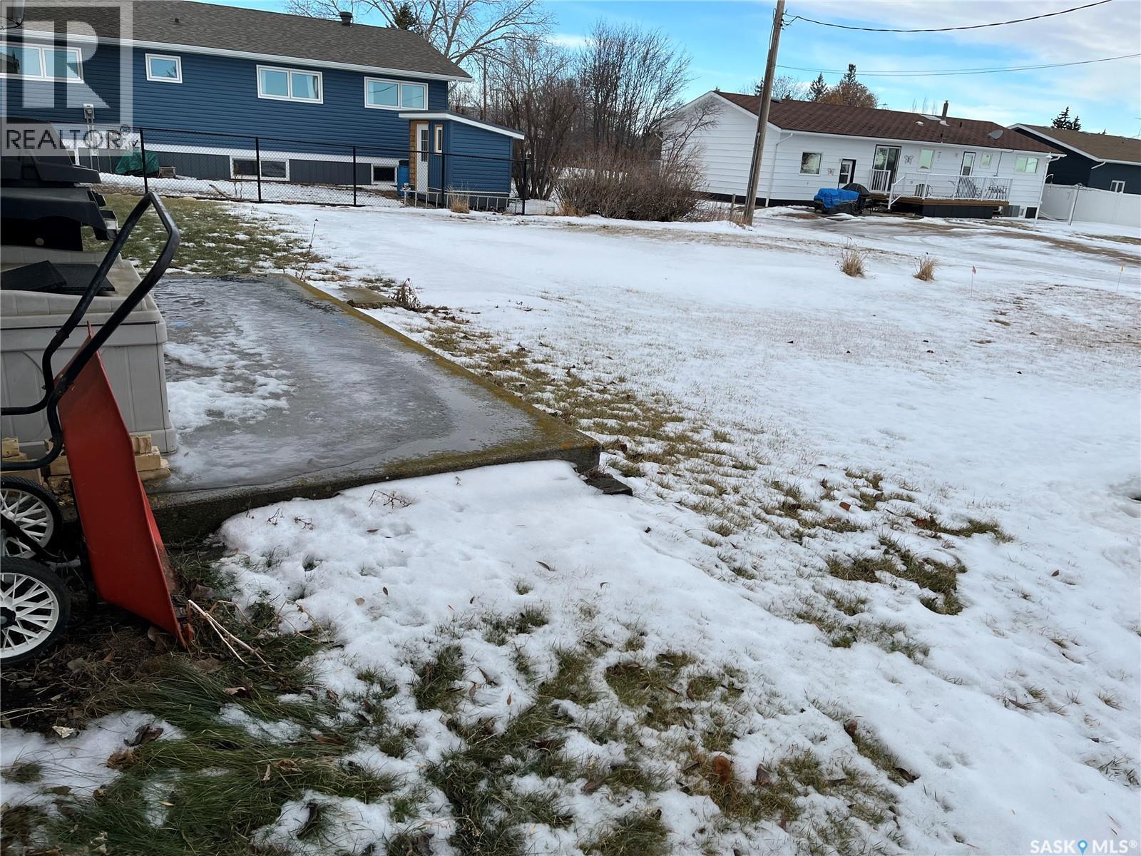 108 7Th Avenue E, Lafleche, SK - Outdoor