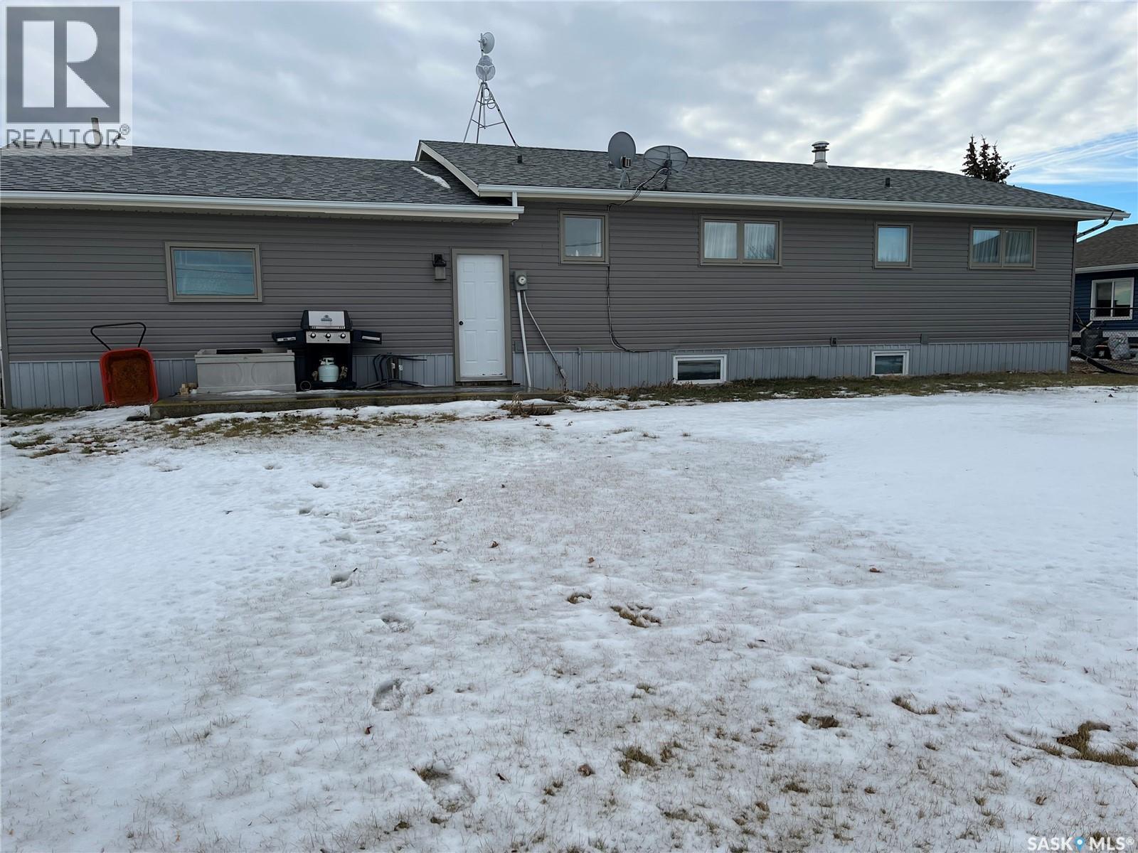 108 7Th Avenue E, Lafleche, SK - Outdoor
