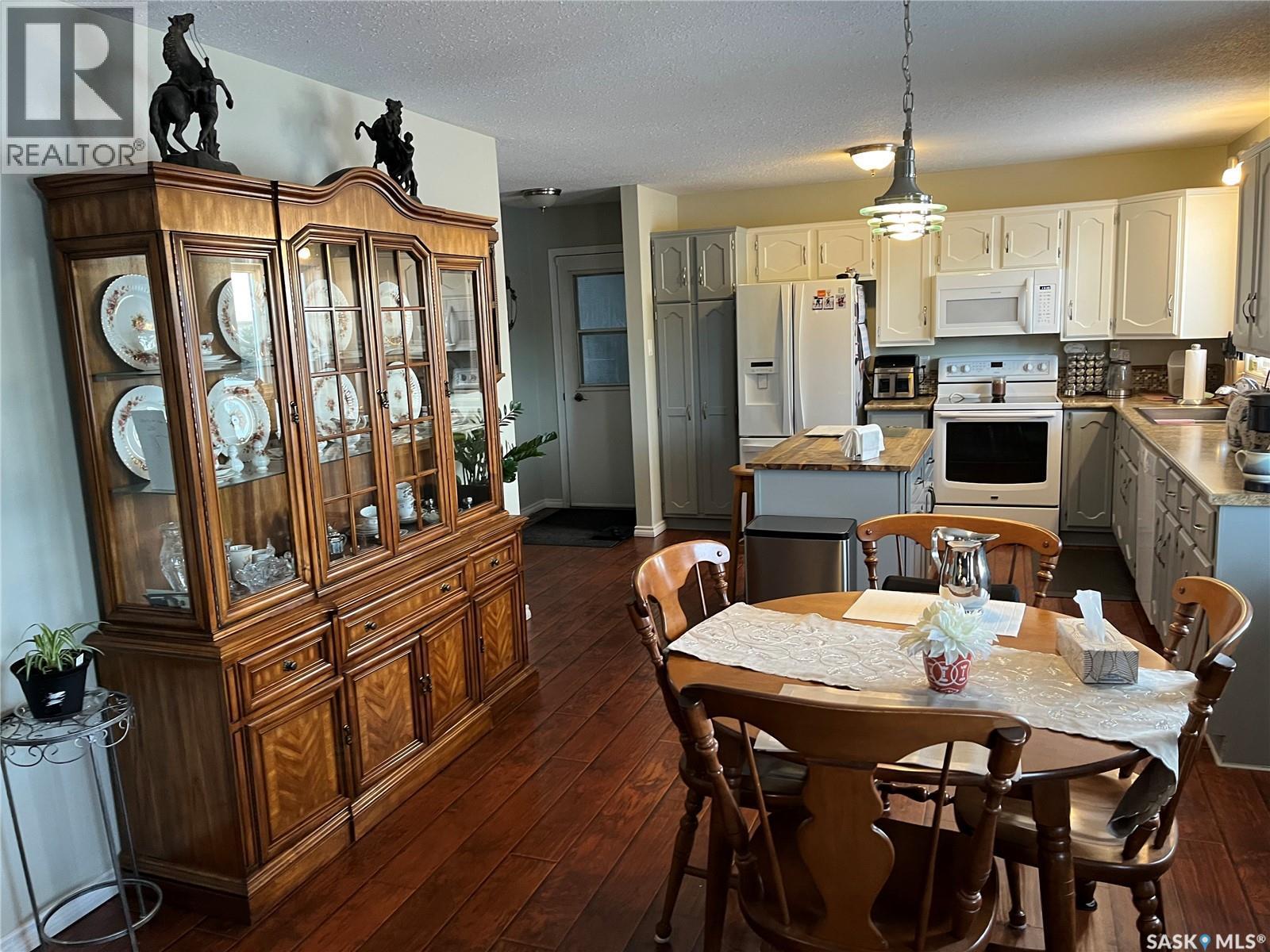 108 7Th Avenue E, Lafleche, SK - Indoor Photo Showing Dining Room