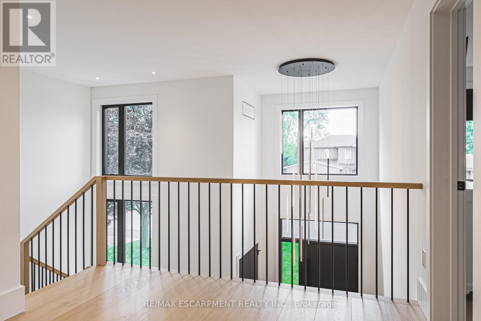 135 Eleanor Avenue, Hamilton, ON - Indoor Photo Showing Other Room