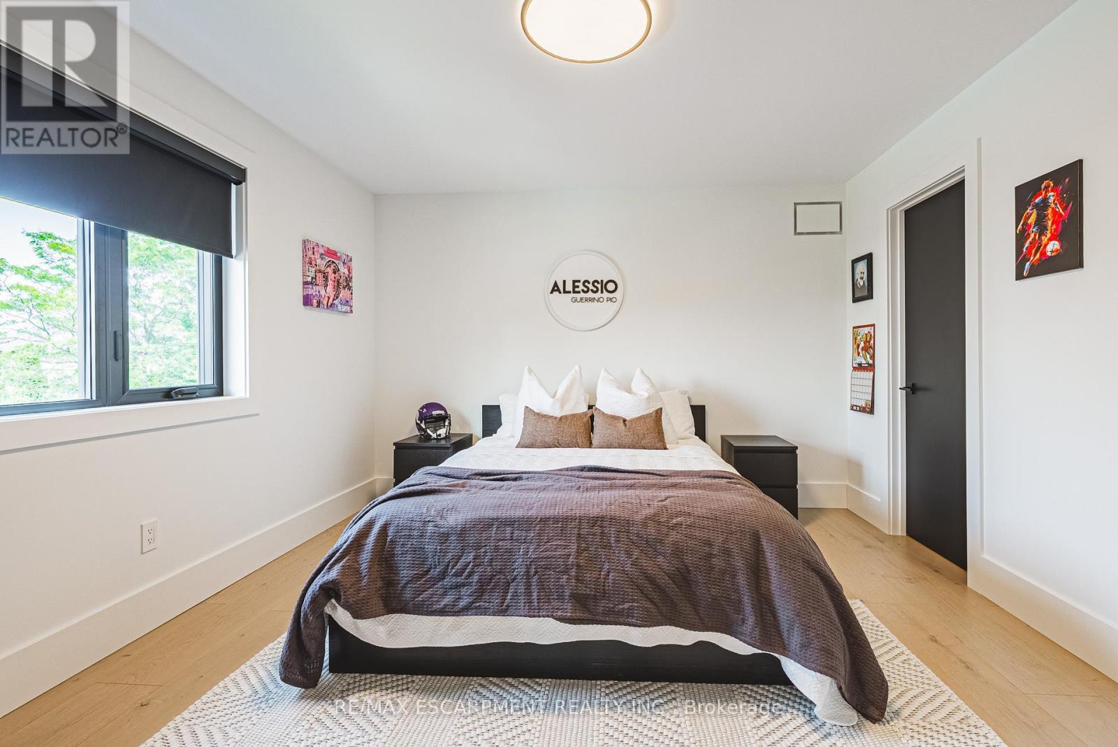 135 Eleanor Avenue, Hamilton, ON - Indoor Photo Showing Bedroom