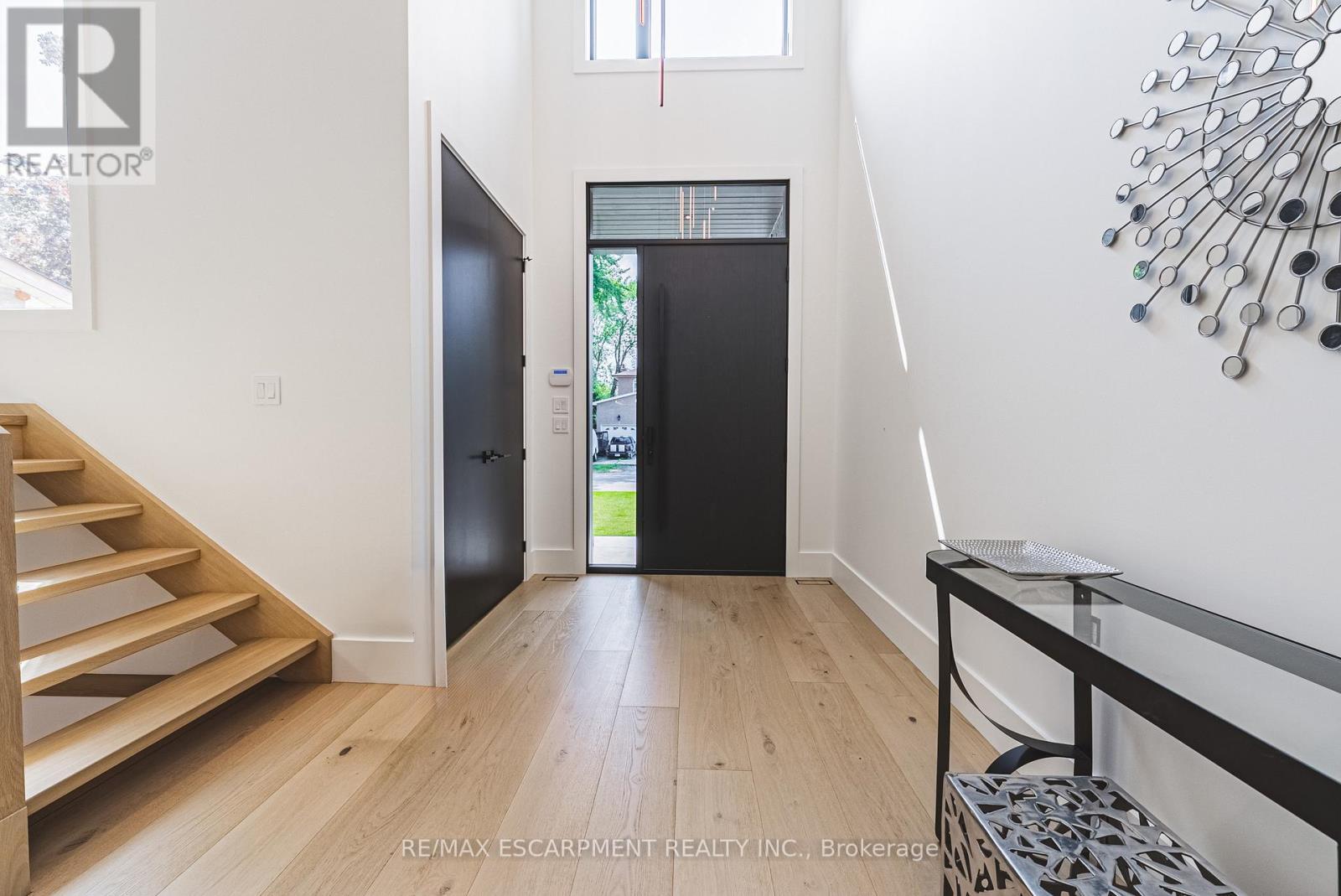 135 Eleanor Avenue, Hamilton, ON - Indoor Photo Showing Other Room