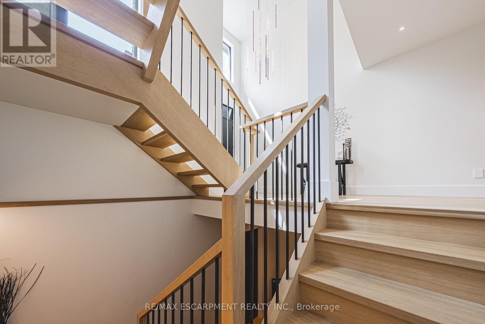 135 Eleanor Avenue, Hamilton, ON - Indoor Photo Showing Other Room