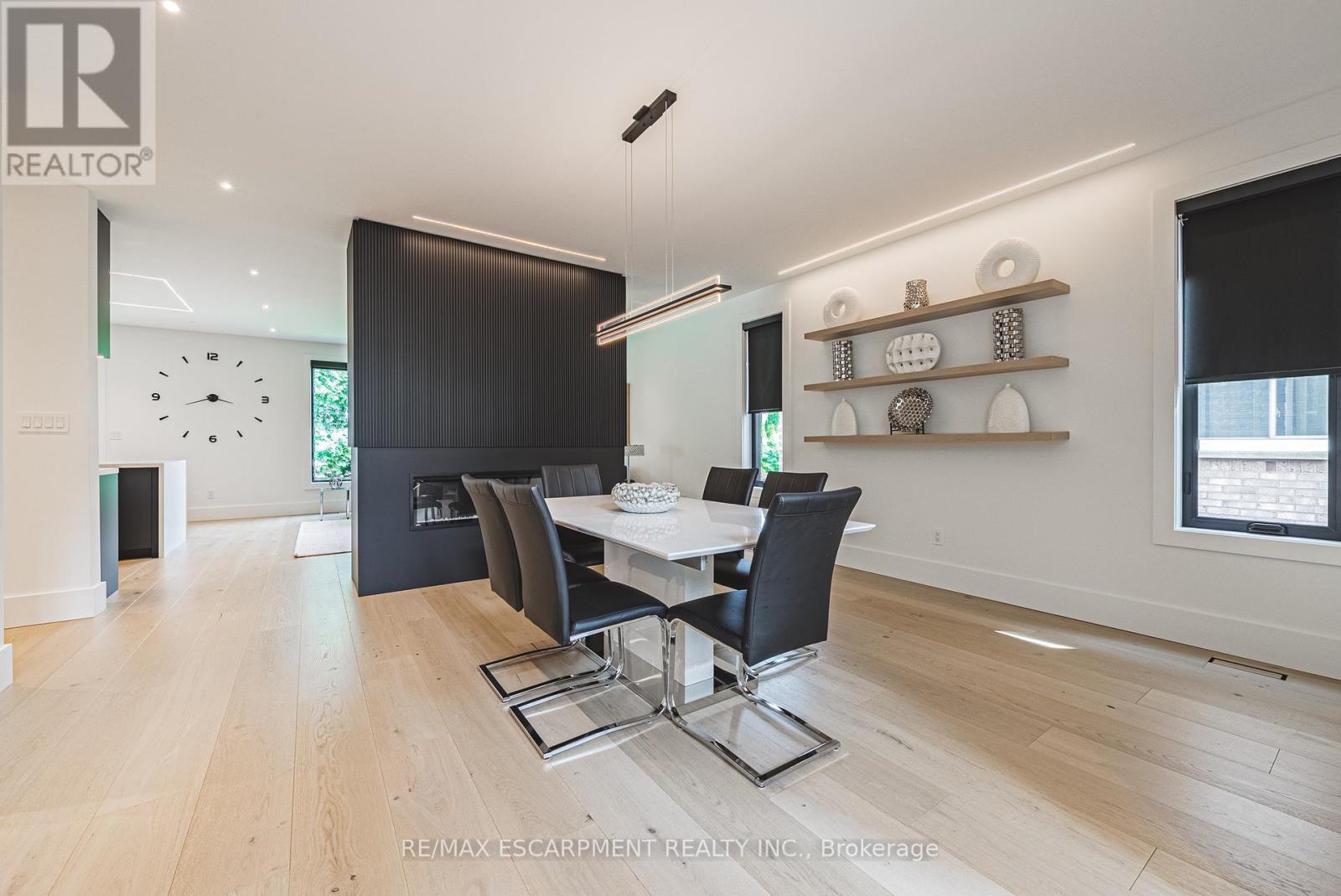 135 Eleanor Avenue, Hamilton, ON - Indoor Photo Showing Dining Room