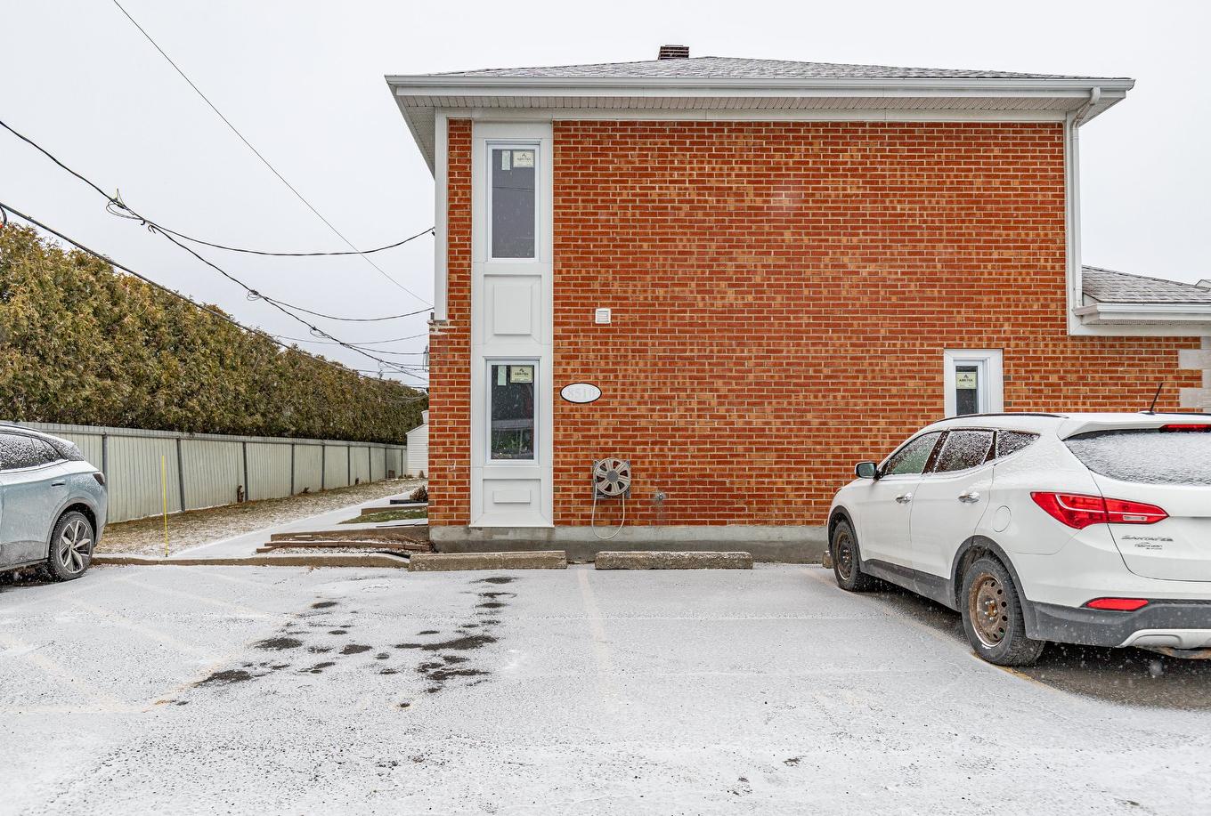 Parking - 2-8510 Rue Ouimet, Brossard, QC - Outdoor With Exterior