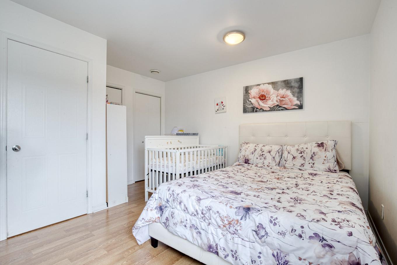 Primary bedroom - 2-8510 Rue Ouimet, Brossard, QC - Indoor Photo Showing Bedroom