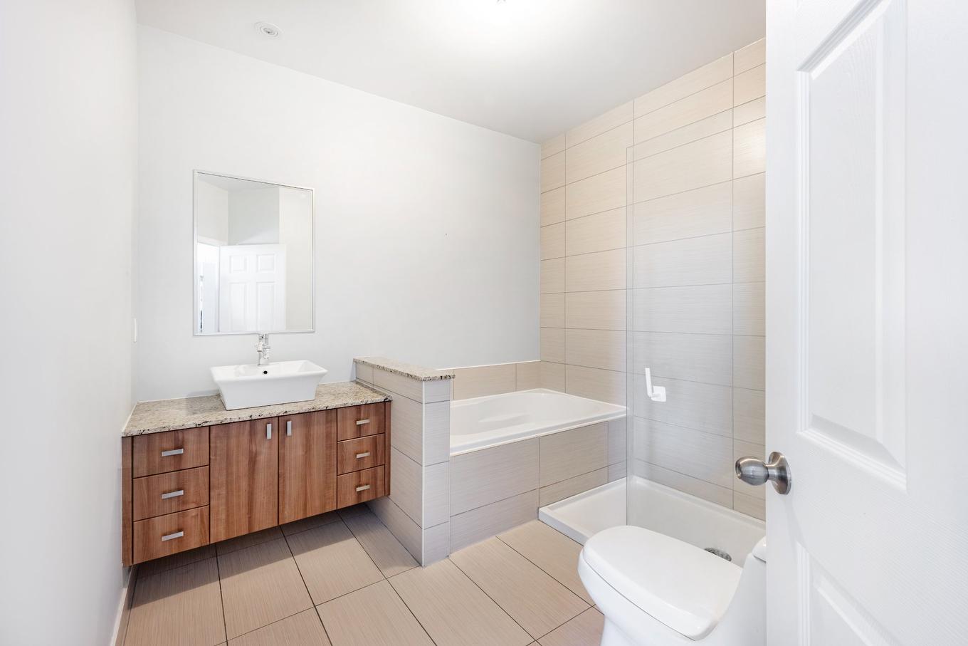 Ensuite bathroom - 1212-4975 Rue Jean-Talon O., Montréal (Côte-Des-Neiges/Notre-Dame-De-Grâce), QC - Indoor Photo Showing Bathroom