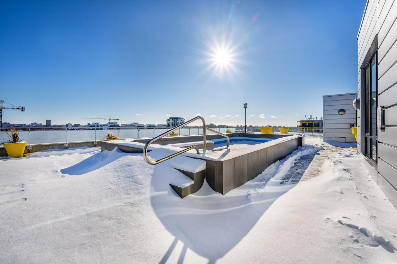 Pool - 1212-4975 Rue Jean-Talon O., Montréal (Côte-Des-Neiges/Notre-Dame-De-Grâce), QC - Outdoor