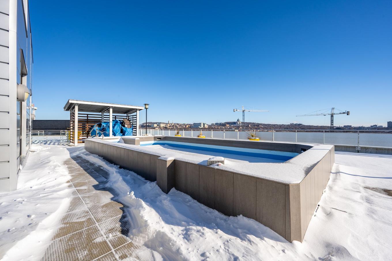 Pool - 1212-4975 Rue Jean-Talon O., Montréal (Côte-Des-Neiges/Notre-Dame-De-Grâce), QC - Outdoor