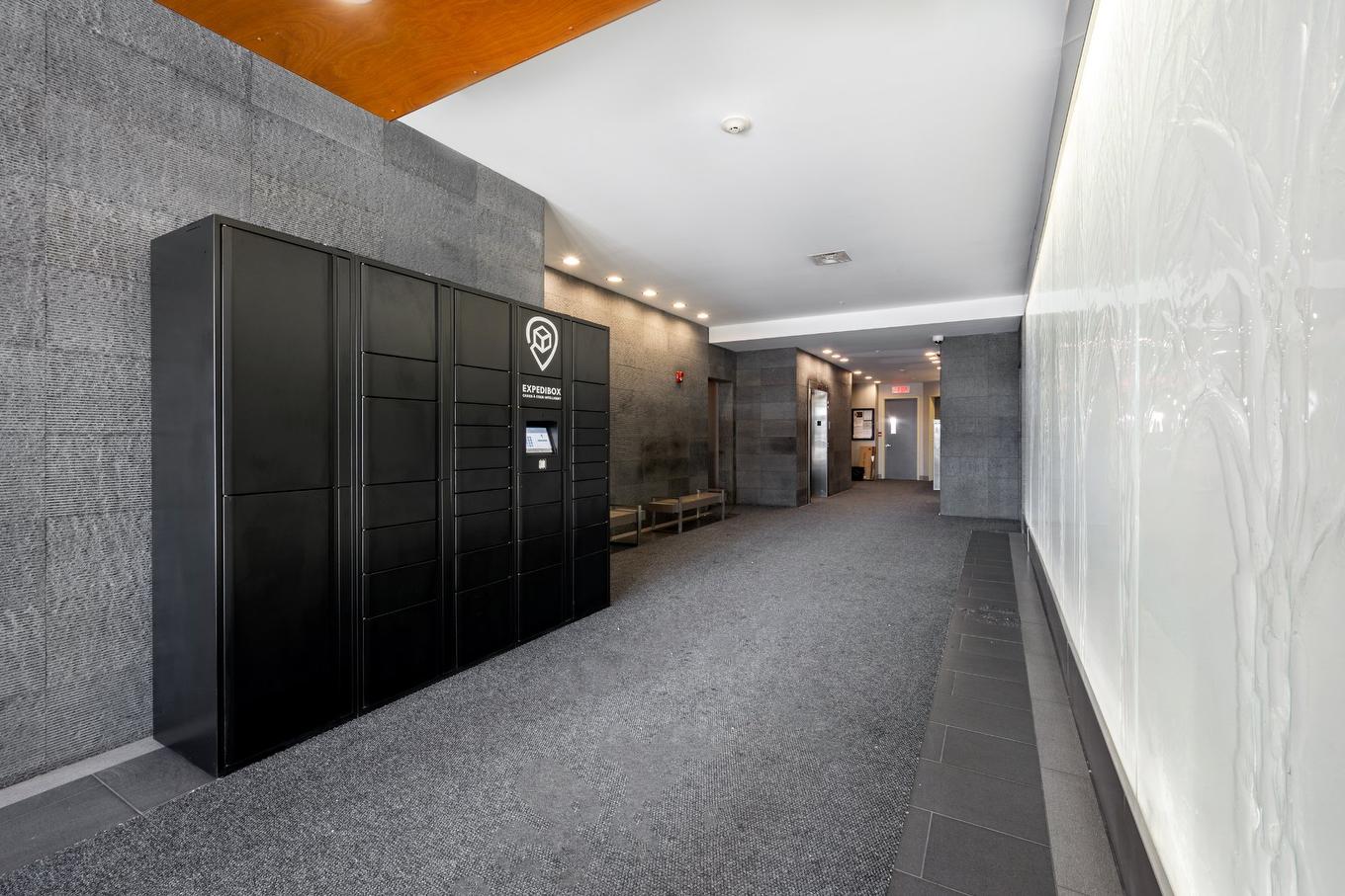 Hall - 1212-4975 Rue Jean-Talon O., Montréal (Côte-Des-Neiges/Notre-Dame-De-Grâce), QC - Indoor Photo Showing Other Room