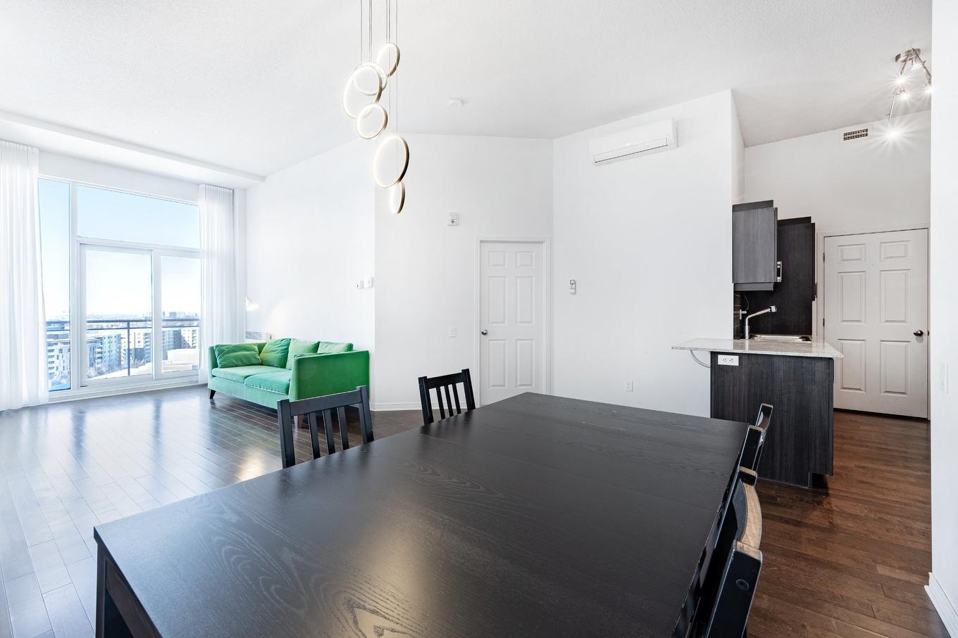 Living room - 1212-4975 Rue Jean-Talon O., Montréal (Côte-Des-Neiges/Notre-Dame-De-Grâce), QC - Indoor Photo Showing Dining Room