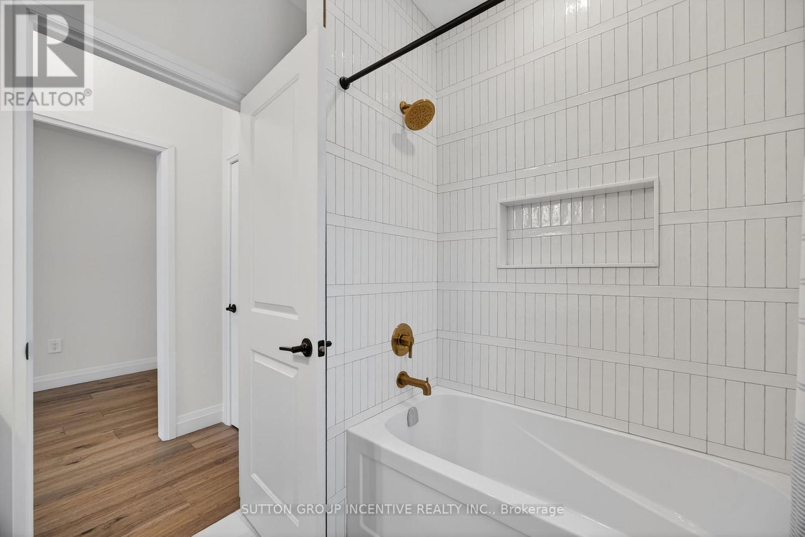 123 Ritchie Crescent, Springwater, ON - Indoor