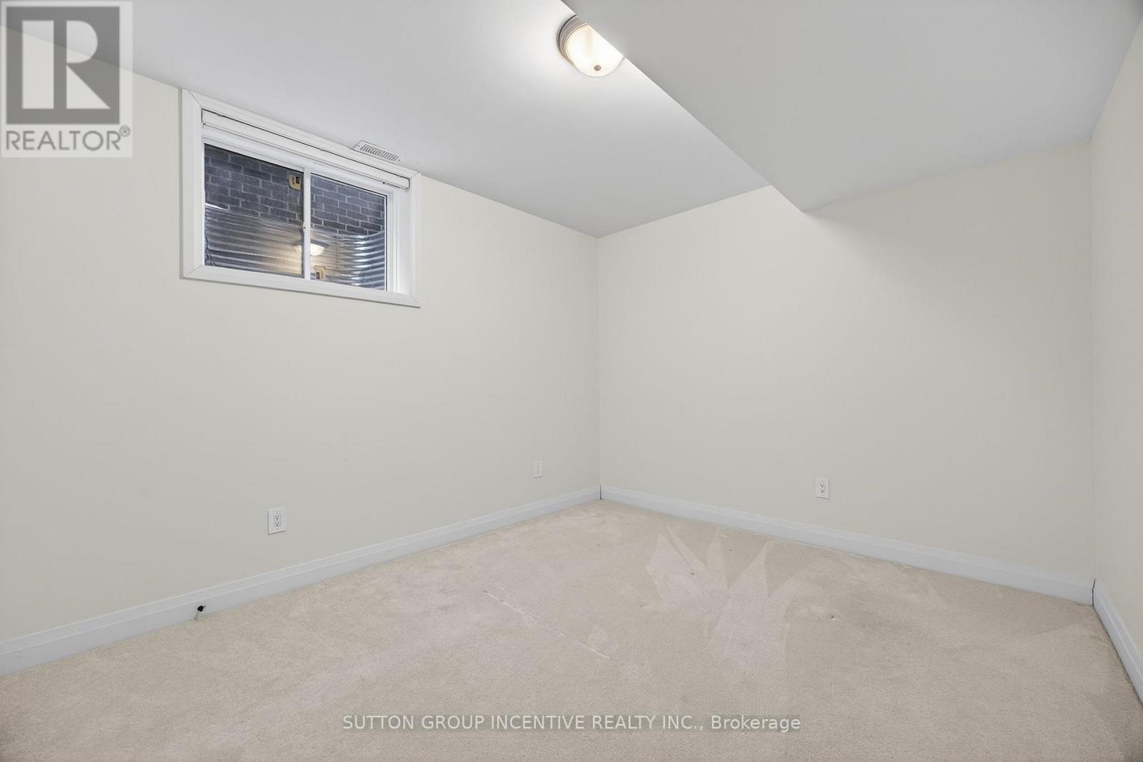 123 Ritchie Crescent, Springwater, ON - Indoor Photo Showing Other Room