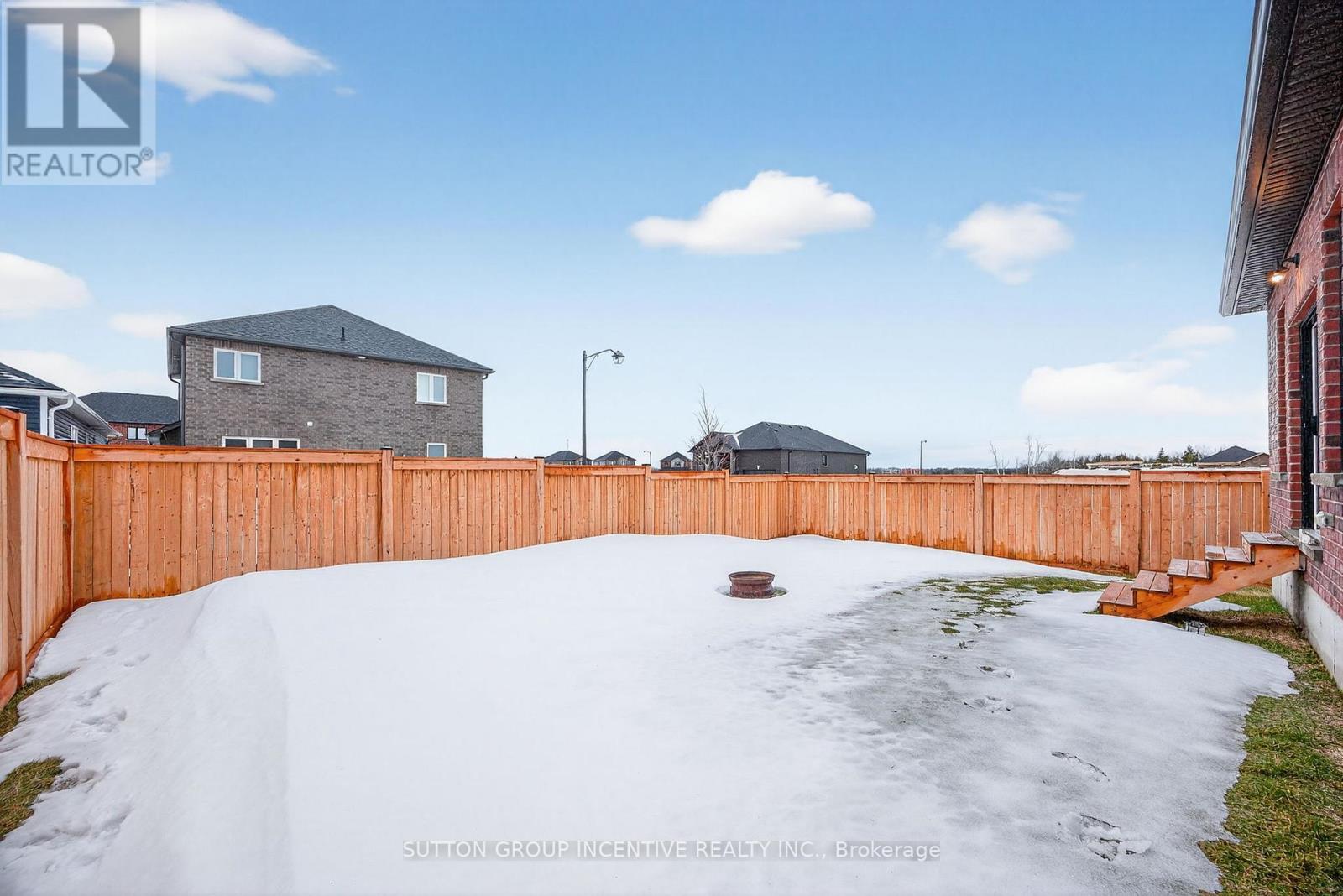 123 Ritchie Crescent, Springwater, ON - Outdoor