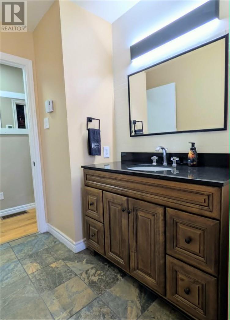 486 Bois, Espanola, ON - Indoor Photo Showing Bathroom