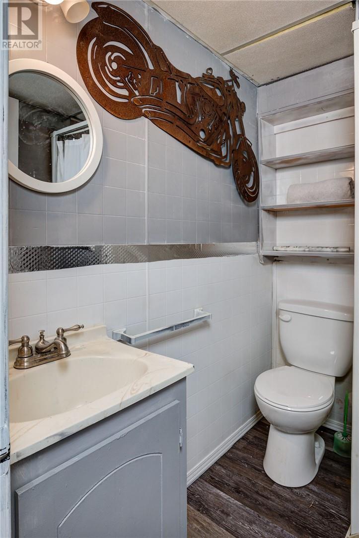 486 Bois, Espanola, ON - Indoor Photo Showing Bathroom