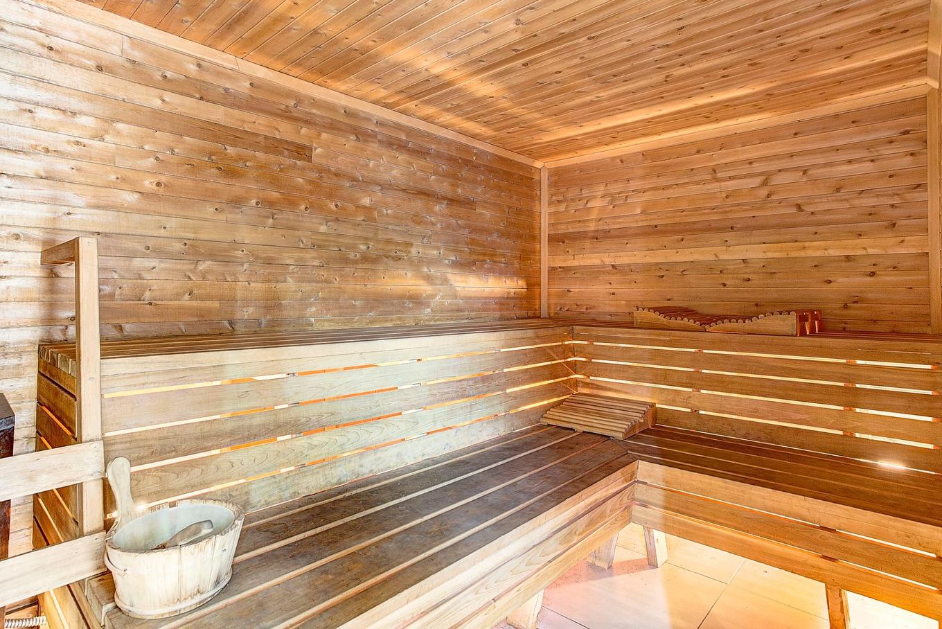 Sauna - 1702-195 Rue Peel, Montréal (Le Sud-Ouest), QC - Indoor Photo Showing Other Room