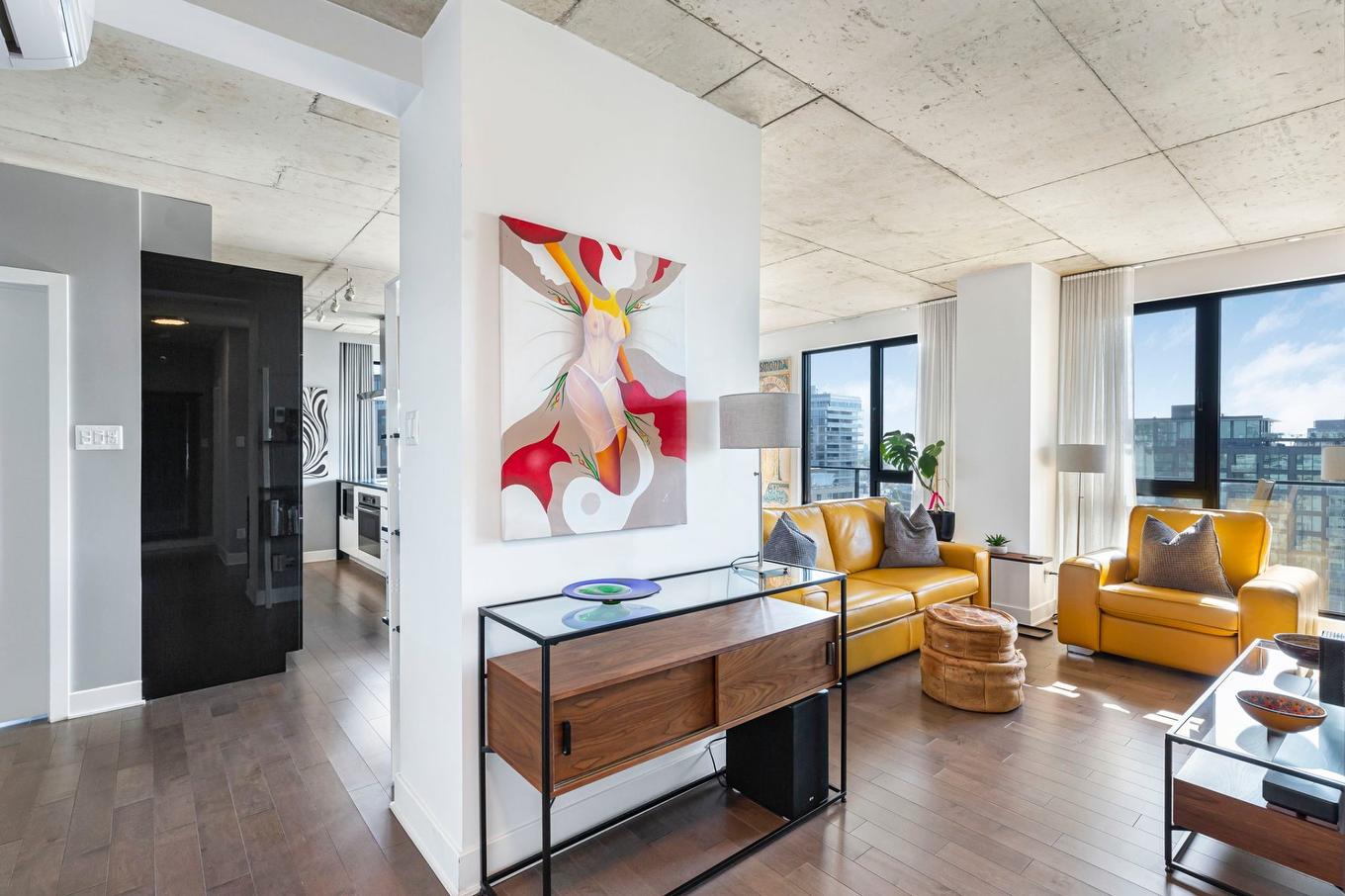 Salon - 1702-195 Rue Peel, Montréal (Le Sud-Ouest), QC - Indoor Photo Showing Living Room