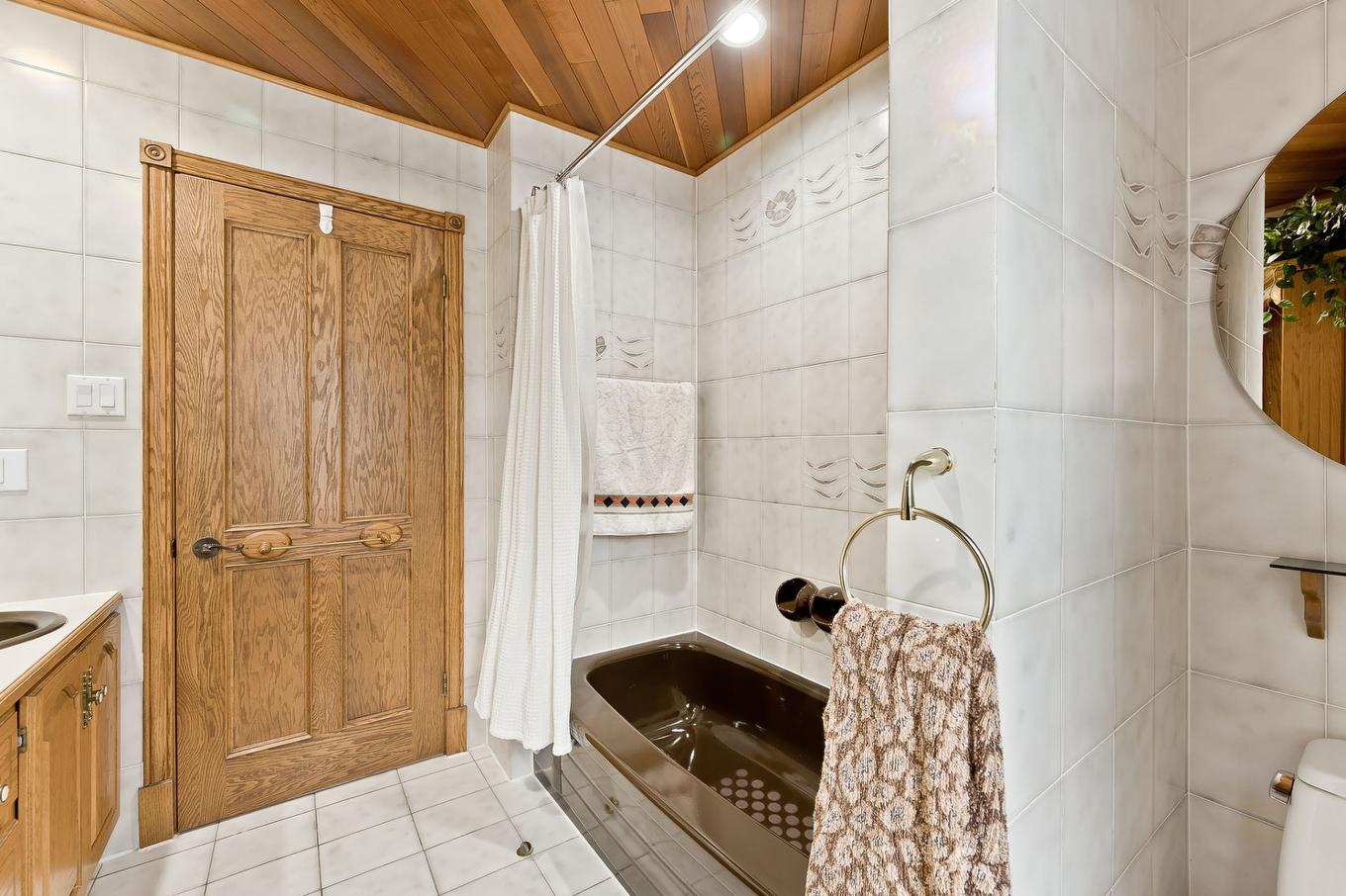 Bathroom - 2190 Rue Hugo, Sherbrooke (Les Nations), QC - Indoor Photo Showing Bathroom