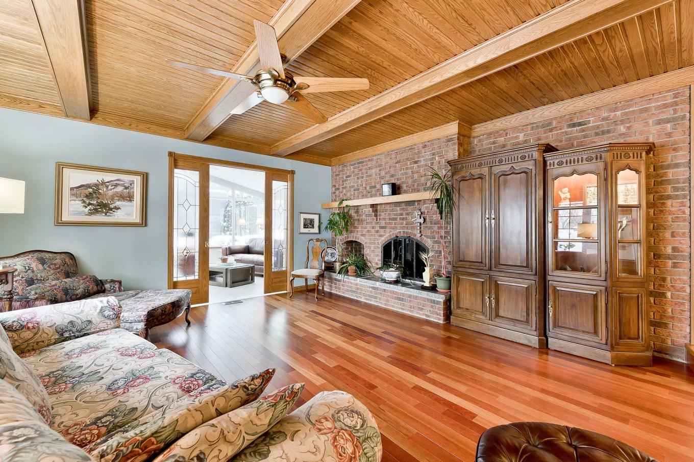 Family room - 2190 Rue Hugo, Sherbrooke (Les Nations), QC - Indoor Photo Showing Living Room With Fireplace