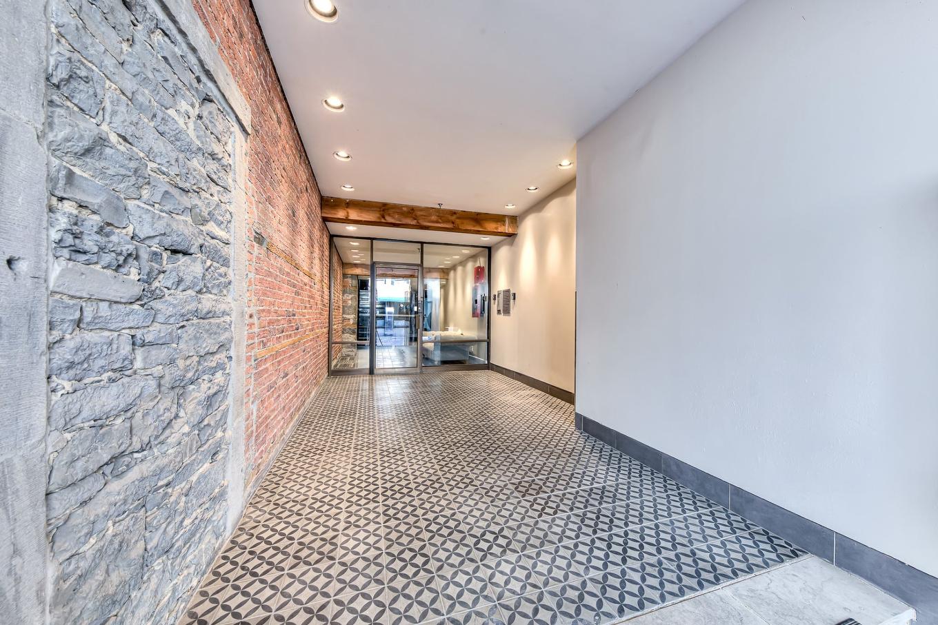 Salle communautaire - 304-20 Rue St-Paul O., Montréal (Ville-Marie), QC - Indoor Photo Showing Other Room