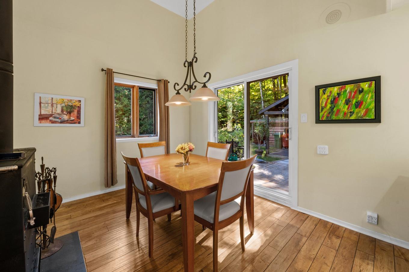 Salle à manger - 27 Ch. De St-Moritz, Saint-Sauveur, QC - Indoor Photo Showing Dining Room