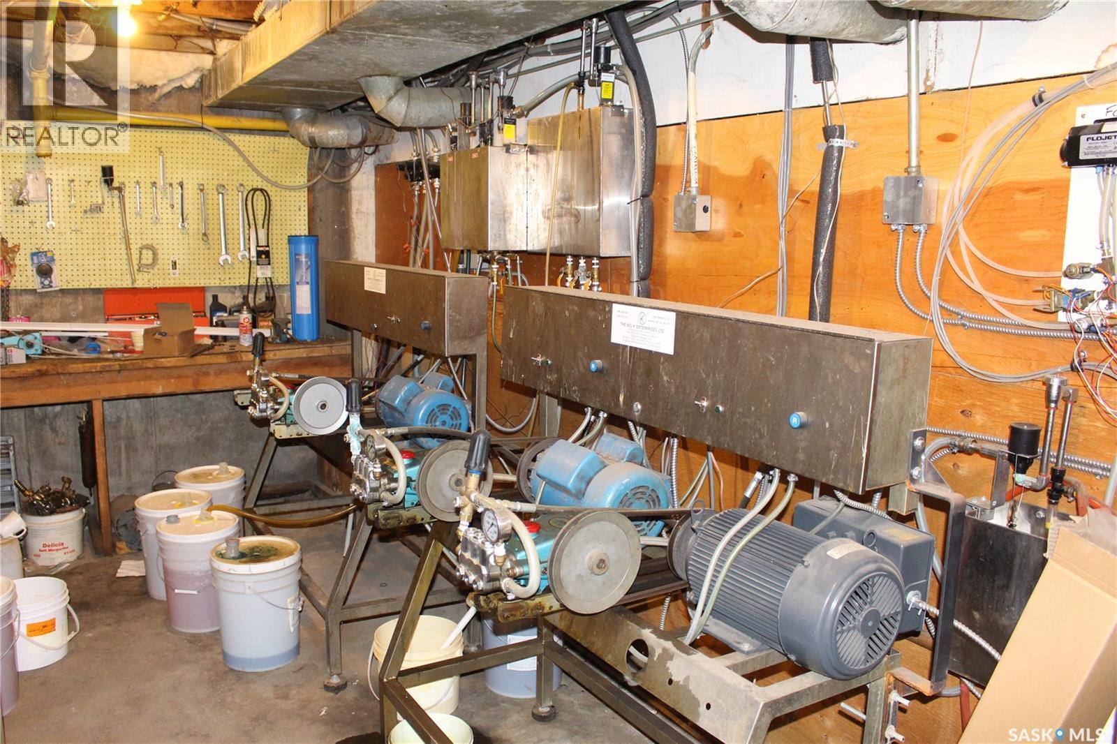 1105 Athabasca Street E, Moose Jaw, SK