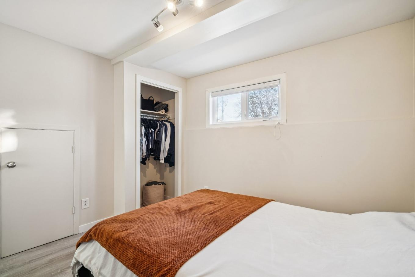 Bedroom - 6896 Boul. Julien-Bouthillier, Longueuil (Saint-Hubert), QC - Indoor Photo Showing Bedroom