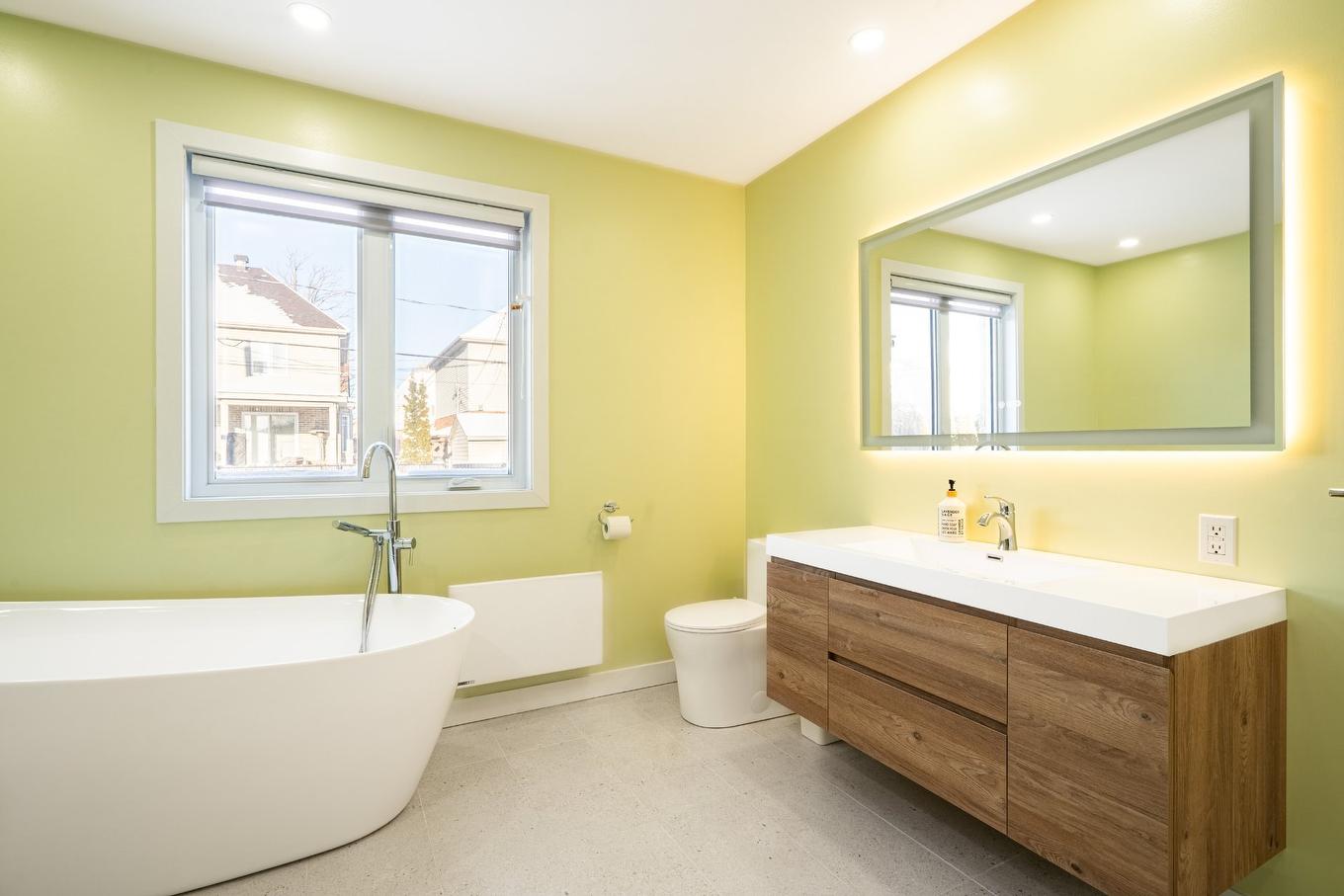 Bathroom - 6896 Boul. Julien-Bouthillier, Longueuil (Saint-Hubert), QC - Indoor Photo Showing Bathroom