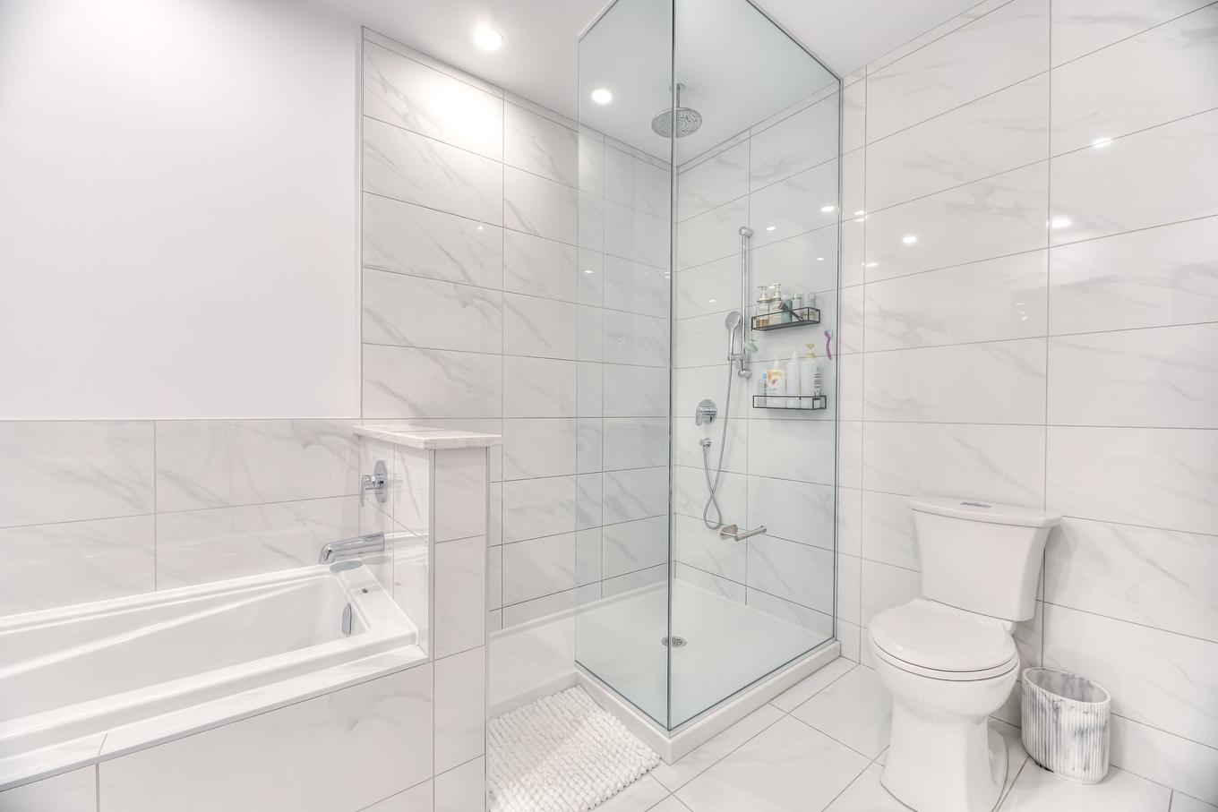 Salle de bains attenante à la CCP - Ph1107-5265 Av. De Courtrai, Montréal (Côte-Des-Neiges/Notre-Dame-De-Grâce), QC - Indoor Photo Showing Bathroom