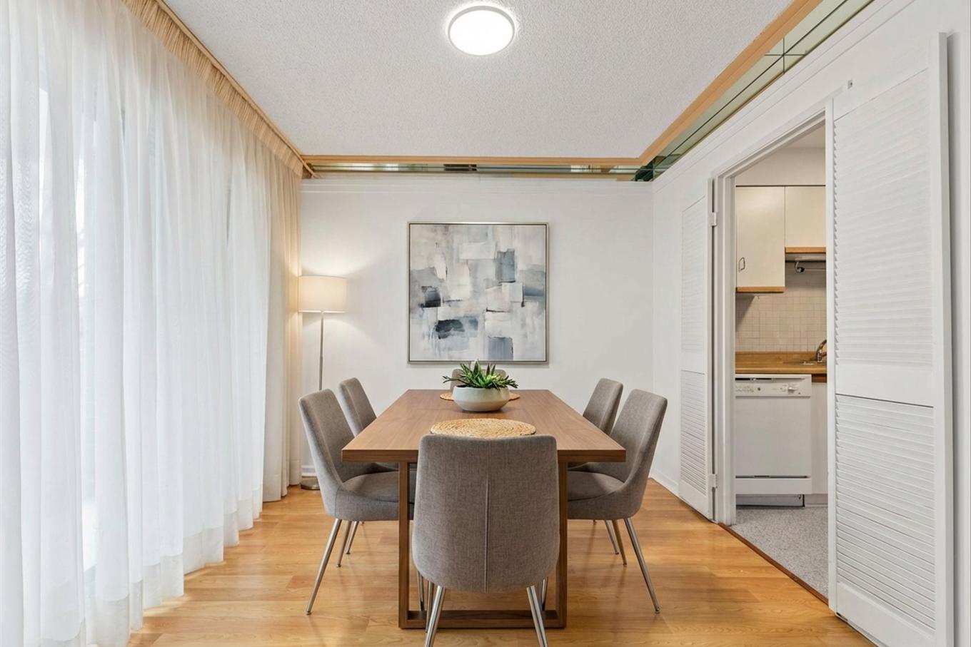 Salle à manger - 201-725 Place Fortier, Montréal (Saint-Laurent), QC - Indoor Photo Showing Dining Room