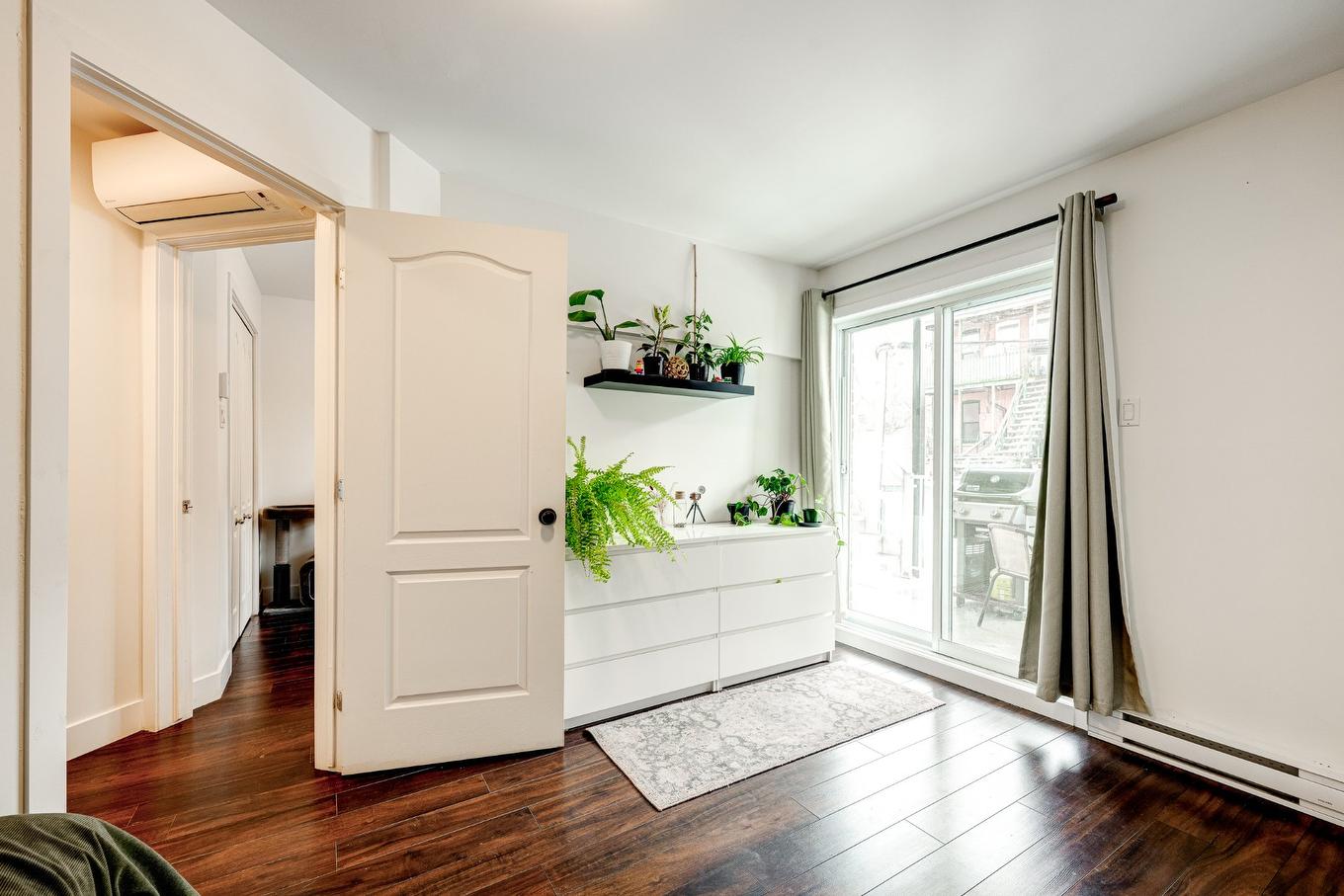 Chambre à coucher principale - 102-2078 Rue Lespérance, Montréal (Ville-Marie), QC - Indoor Photo Showing Other Room