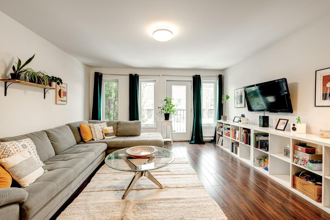 Salon - 102-2078 Rue Lespérance, Montréal (Ville-Marie), QC - Indoor Photo Showing Living Room