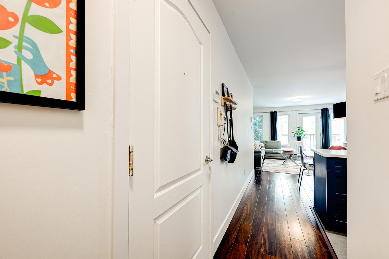 Hall d'entrée/Vestibule - 102-2078 Rue Lespérance, Montréal (Ville-Marie), QC - Indoor Photo Showing Other Room