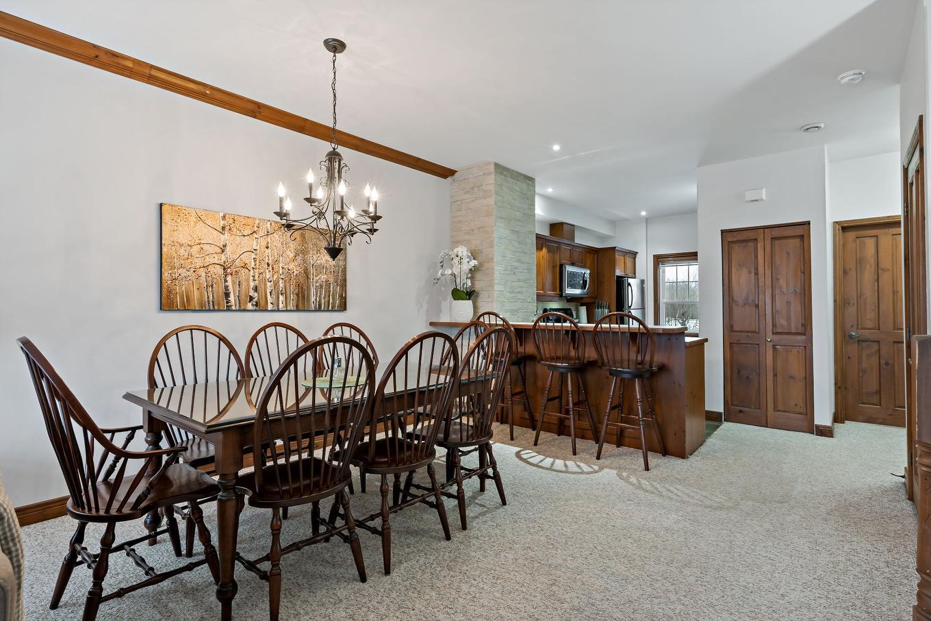 Salle à manger - 5-185 Rue Du Mont-Plaisant, Mont-Tremblant, QC - Indoor Photo Showing Dining Room