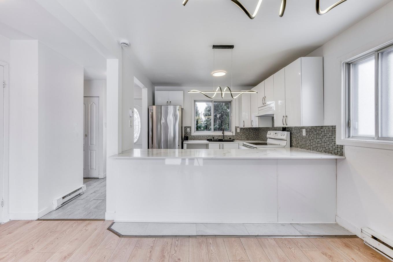Kitchen - 3691 Rue Jovette, Laval (Fabreville), QC - Indoor Photo Showing Kitchen