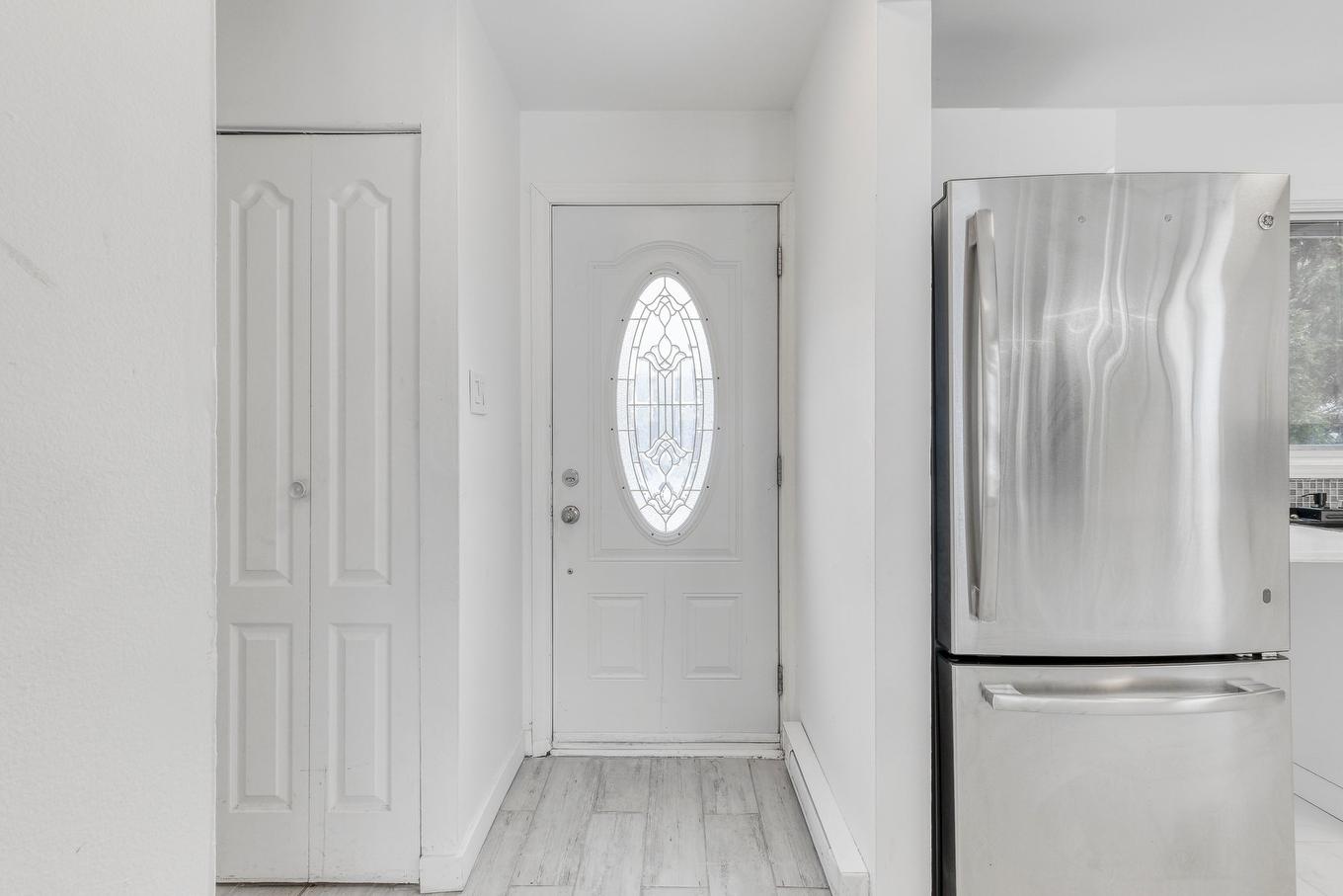 Hall - 3691 Rue Jovette, Laval (Fabreville), QC - Indoor Photo Showing Other Room