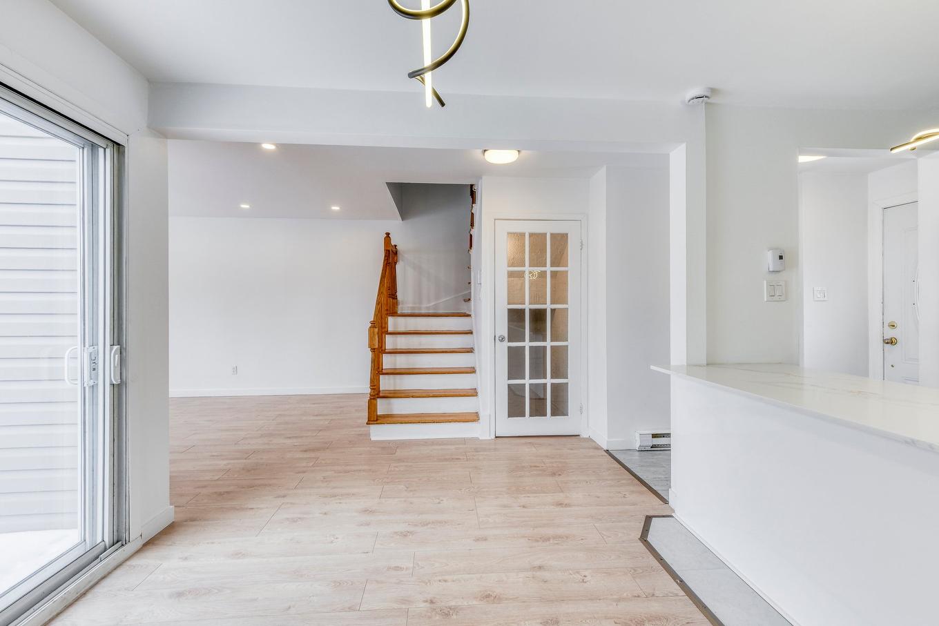 Staircase - 3691 Rue Jovette, Laval (Fabreville), QC - Indoor Photo Showing Other Room