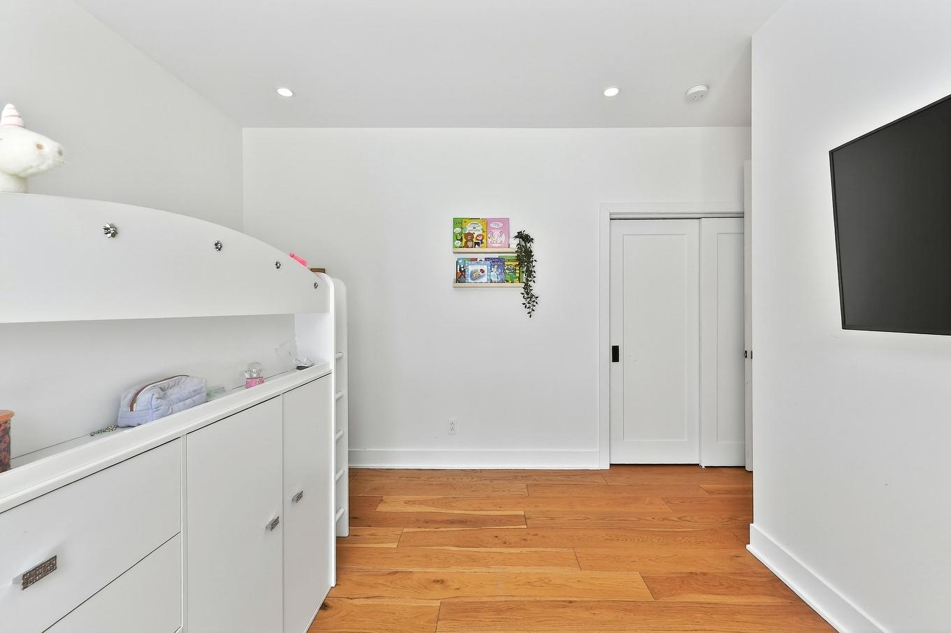 Chambre à coucher - 62 Rue Monette, Saint-Hippolyte, QC - Indoor Photo Showing Other Room