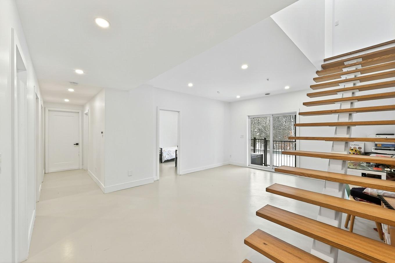 Salle familiale - 62 Rue Monette, Saint-Hippolyte, QC - Indoor Photo Showing Other Room