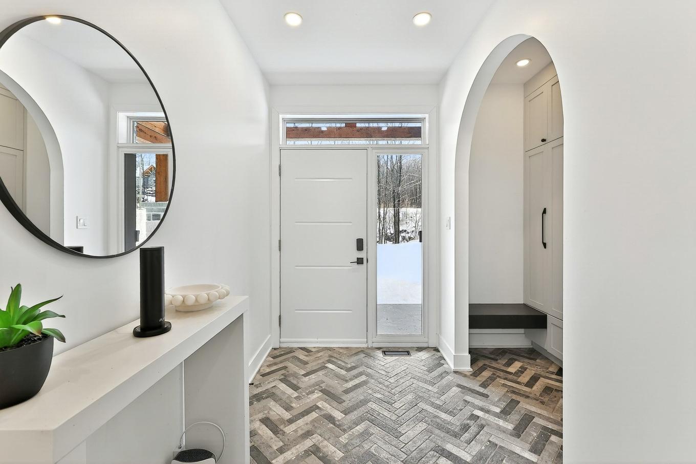 Hall d'entrée/Vestibule - 62 Rue Monette, Saint-Hippolyte, QC - Indoor Photo Showing Other Room